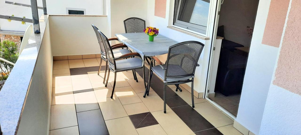 Apartment Miroslav Krk Town Extérieur photo